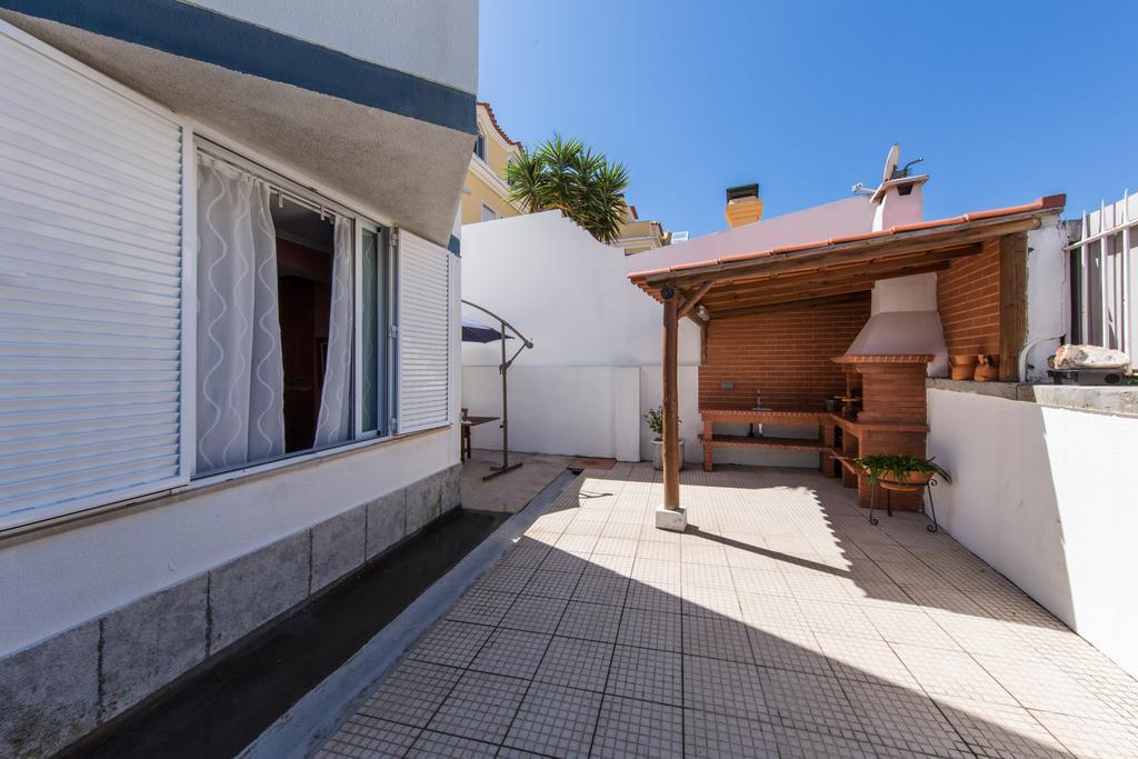 "Homeysuite" In Estoril Beach Apartment Exterior photo